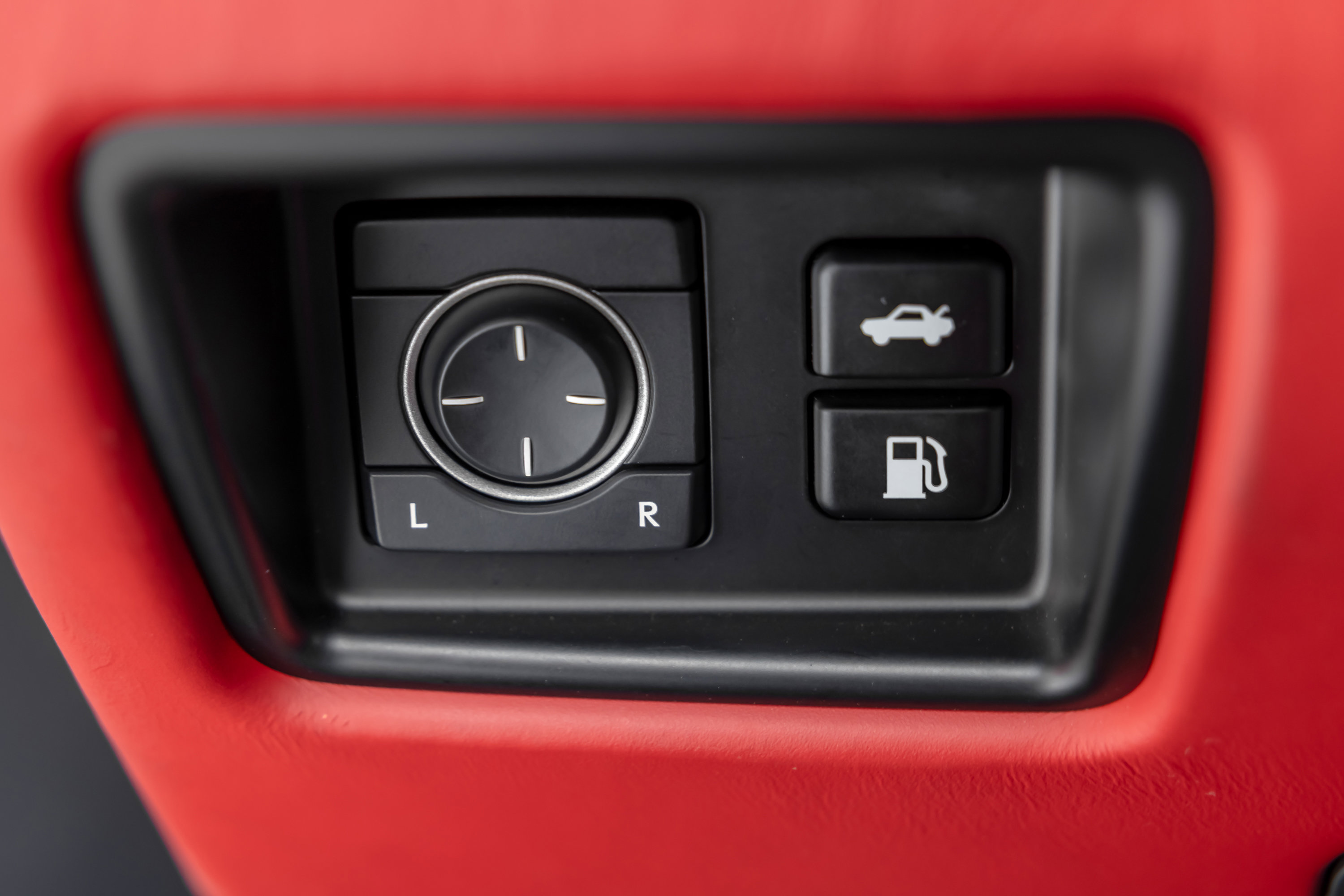 Used 2012 Lexus LFA RWD image 77