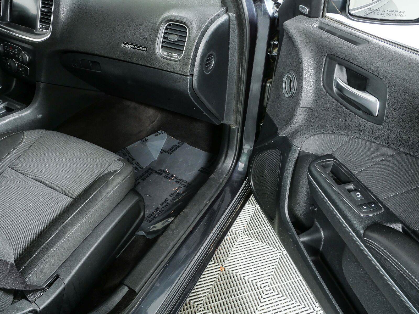 Used 2018 Dodge Charger R/T RWD image 23