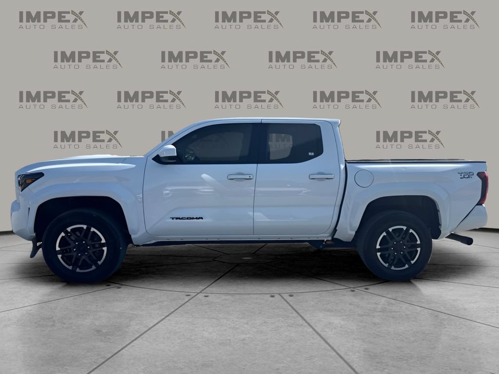 Used 2024 Toyota Tacoma TRD Sport AWD/4WD image 2