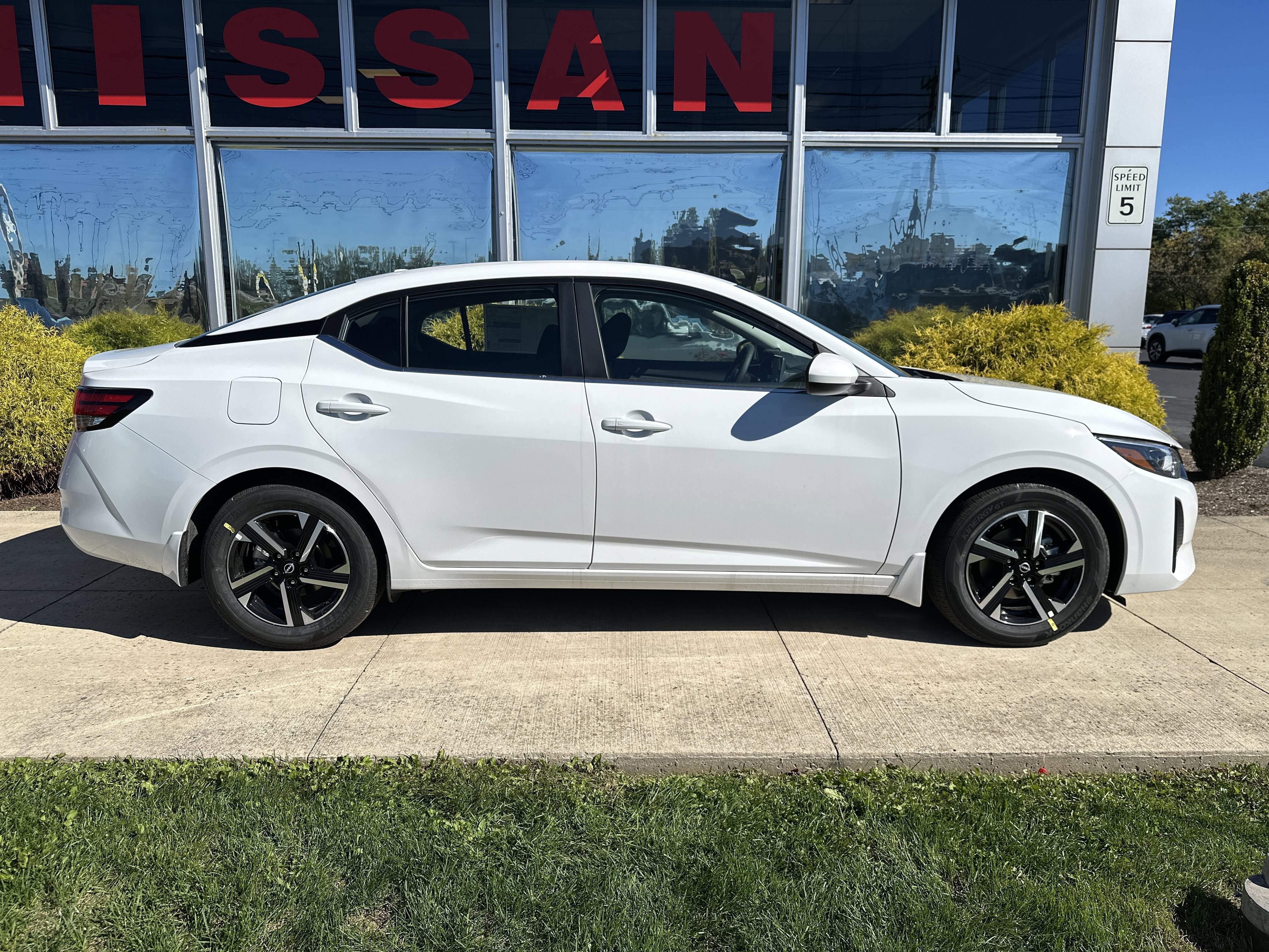 New 2025 Nissan Sentra SV image 5