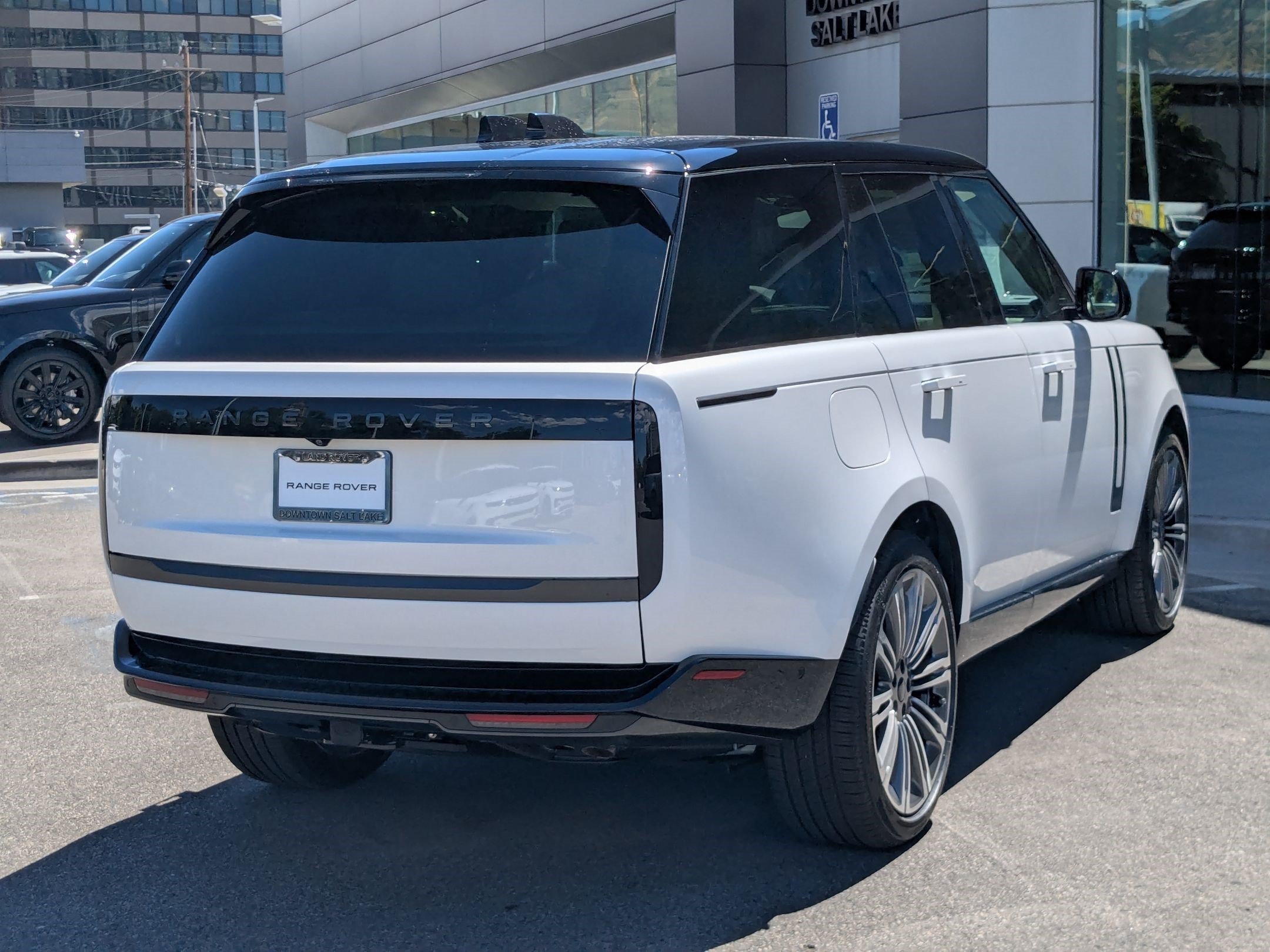 New 2026 Land Rover Range Rover SE AWD/4WD image 5