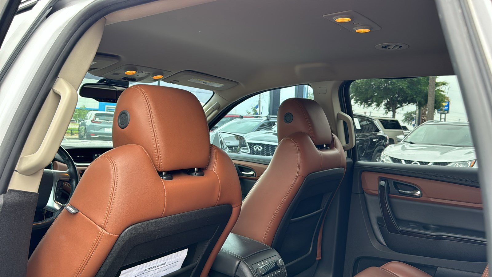 Used 2016 Chevrolet Traverse LTZ FWD image 17