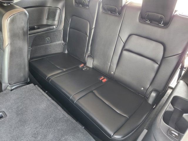 Used 2024 Nissan Pathfinder Platinum w/ Cargo Package image 32