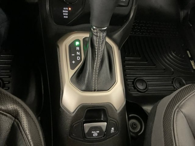 Used 2017 Jeep Renegade Limited AWD/4WD image 19