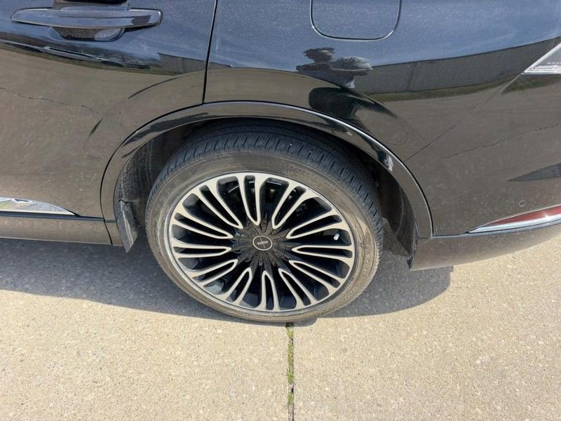 Used 2023 Lincoln Aviator Black Label w/ Dynamic Handling Package image 7