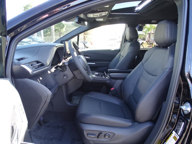 New 2026 Toyota Sienna Platinum AWD/4WD image 10