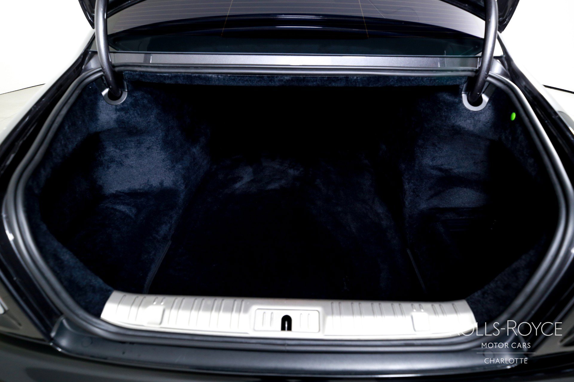 Used 2015 Rolls-Royce Ghost image 23