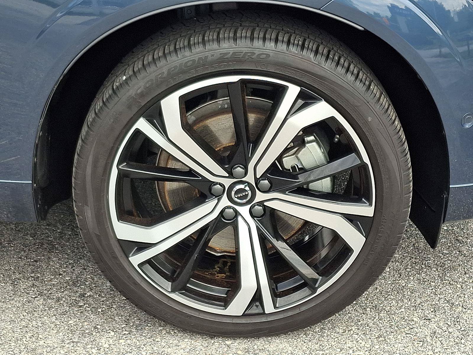 Certified 2023 Volvo XC60 B6 Ultimate w/ Climate Package AWD/4WD image 8
