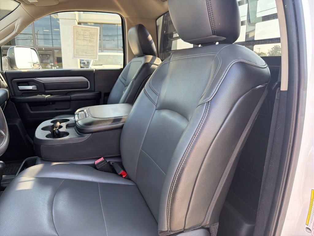 Used 2019 RAM 3500 Tradesman w/ Chrome Appearance Group image 30