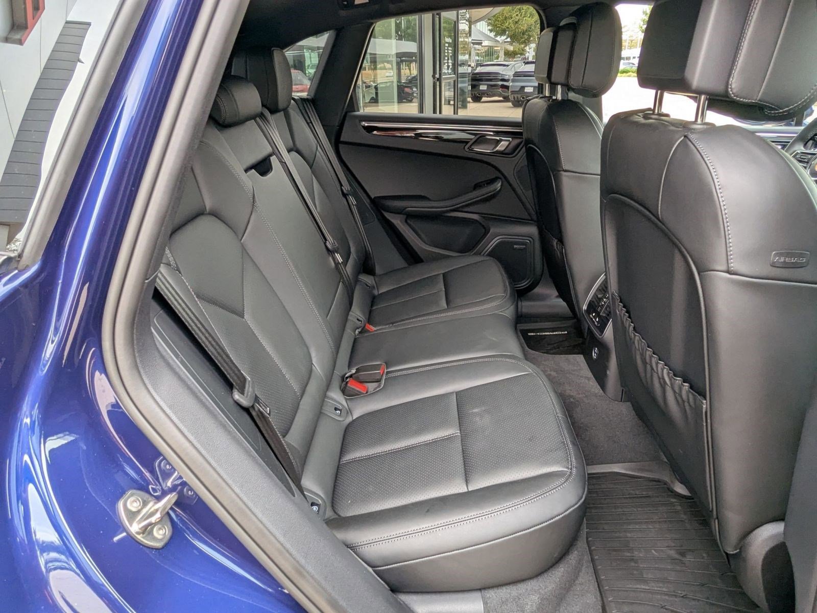 Certified 2026 Porsche Macan AWD/4WD image 24