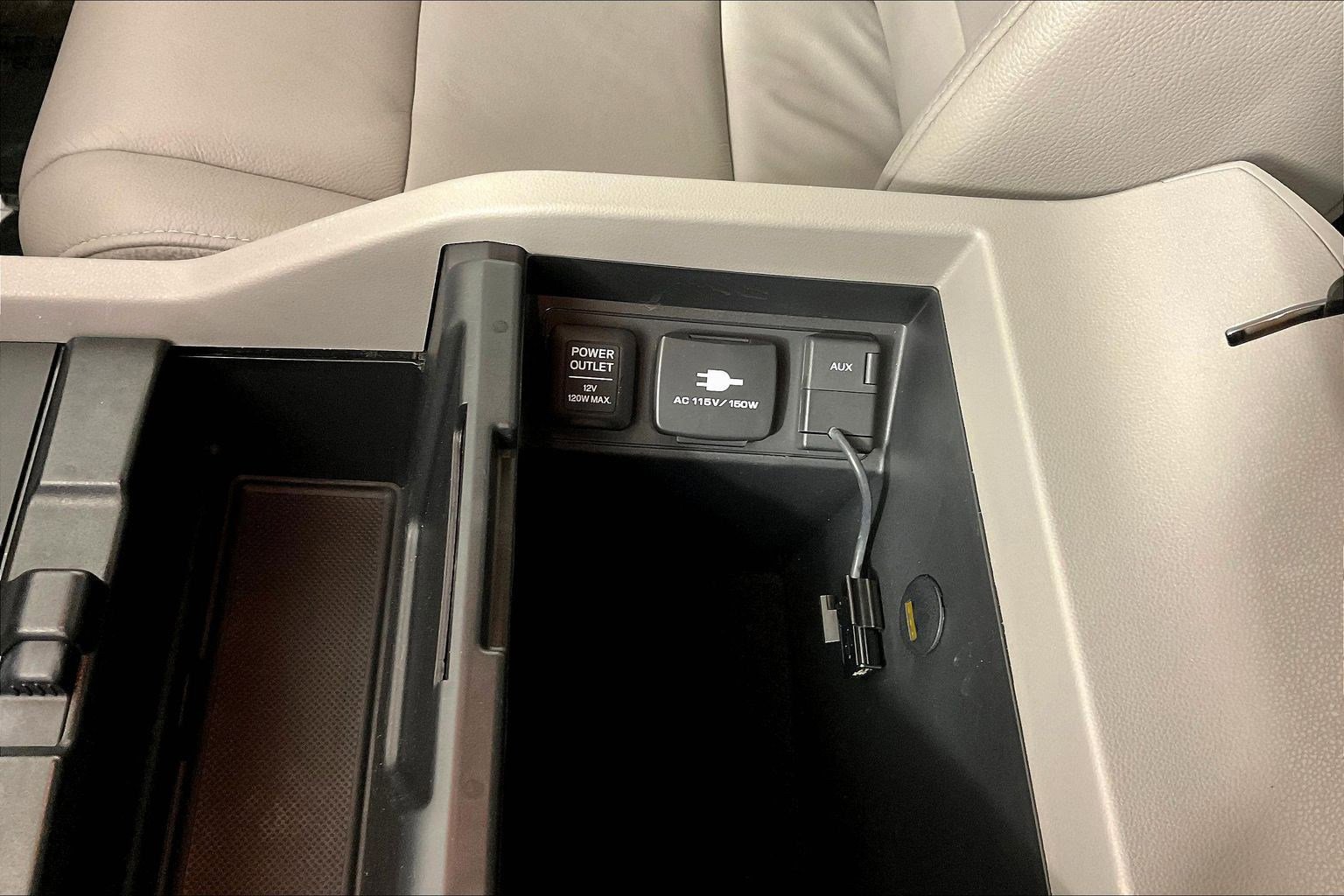 Used 2014 Honda Pilot Touring image 16