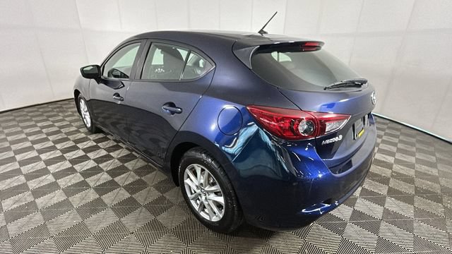 Used 2018 MAZDA MAZDA3 Sport FWD image 4