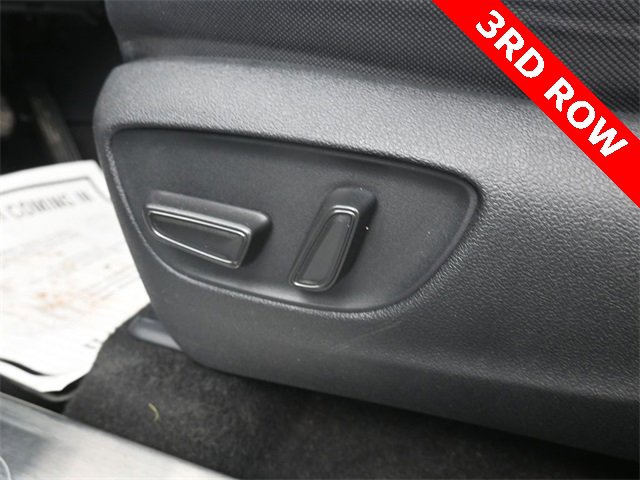 Used 2023 Toyota Highlander L image 15