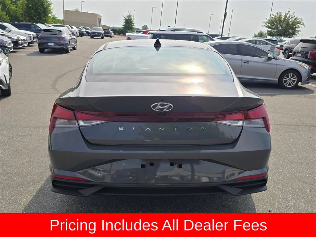 Used 2023 Hyundai Elantra SEL w/ Convenience Package FWD image 6