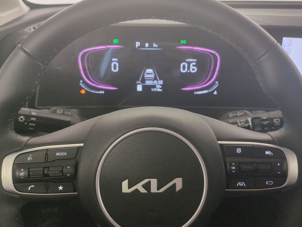 Used 2024 Kia Sportage EX image 33