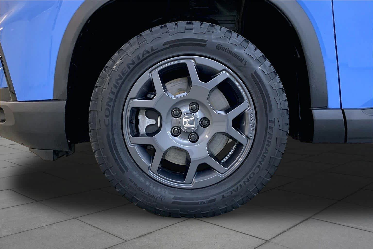 Used 2025 Honda Pilot TrailSport image 10