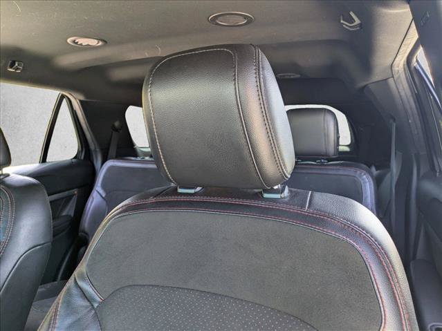 Used 2018 Ford Explorer XLT w/ Equipment Group 202A FWD image 13