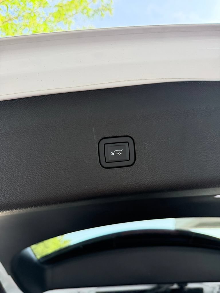 Used 2024 Buick Enclave Essence FWD image 26