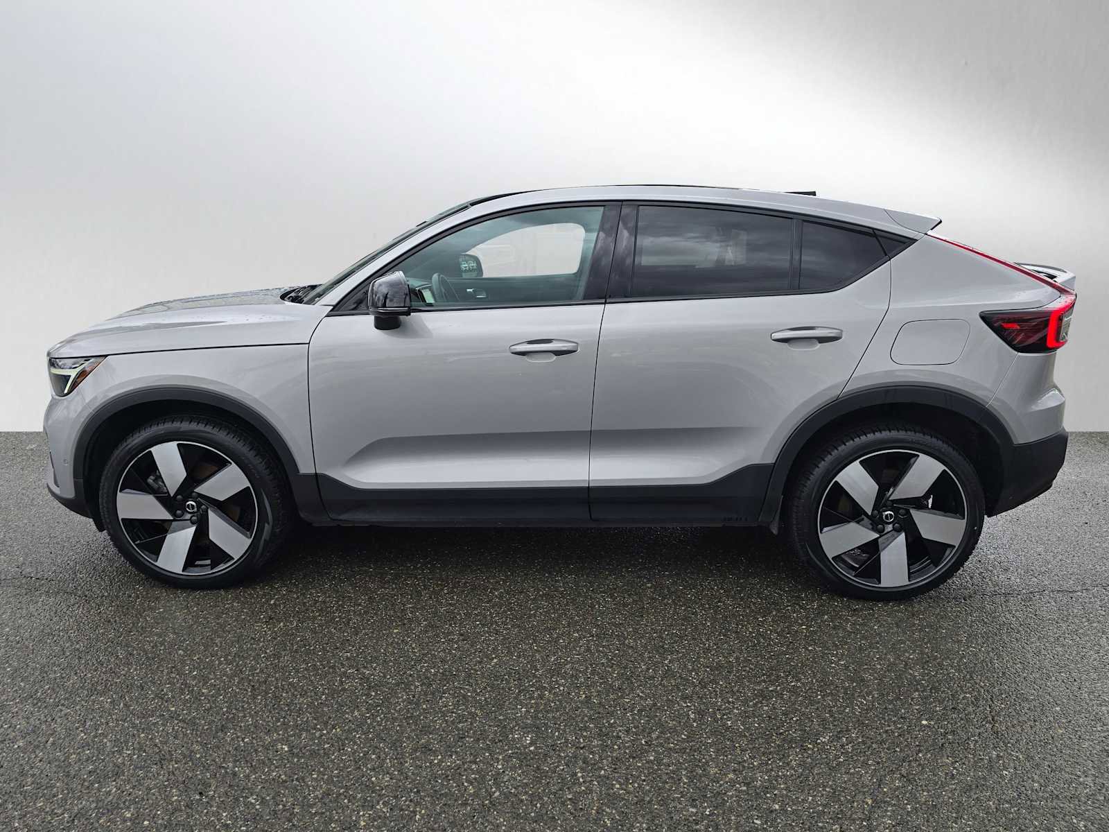 Certified 2023 Volvo C40 P8 Recharge Ultimate image 6