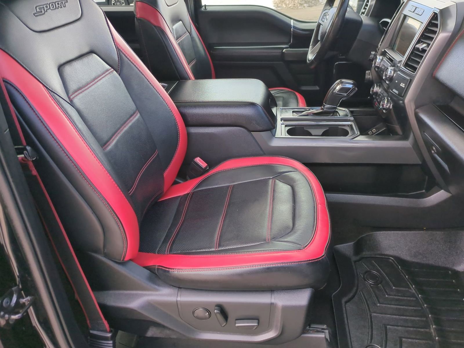 Used 2019 Ford F150 Lariat image 28