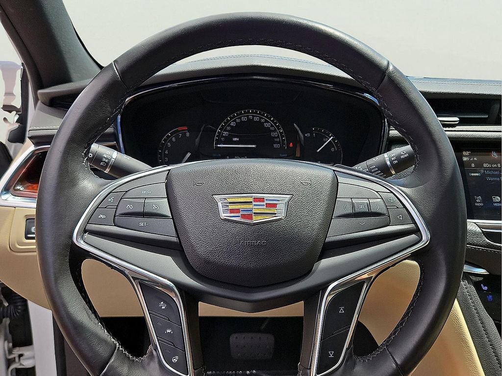 Used 2018 Cadillac XT5 Premium Luxury w/ Driver Assist Package AWD/4WD image 18