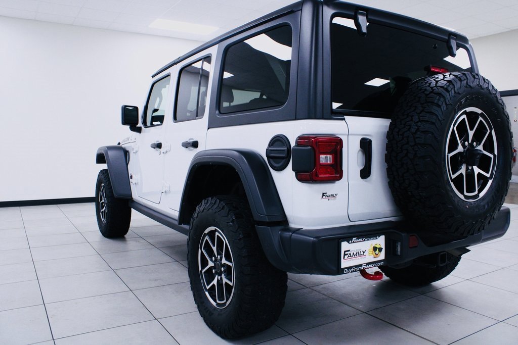 Used 2024 Jeep Wrangler Unlimited Rubicon image 3