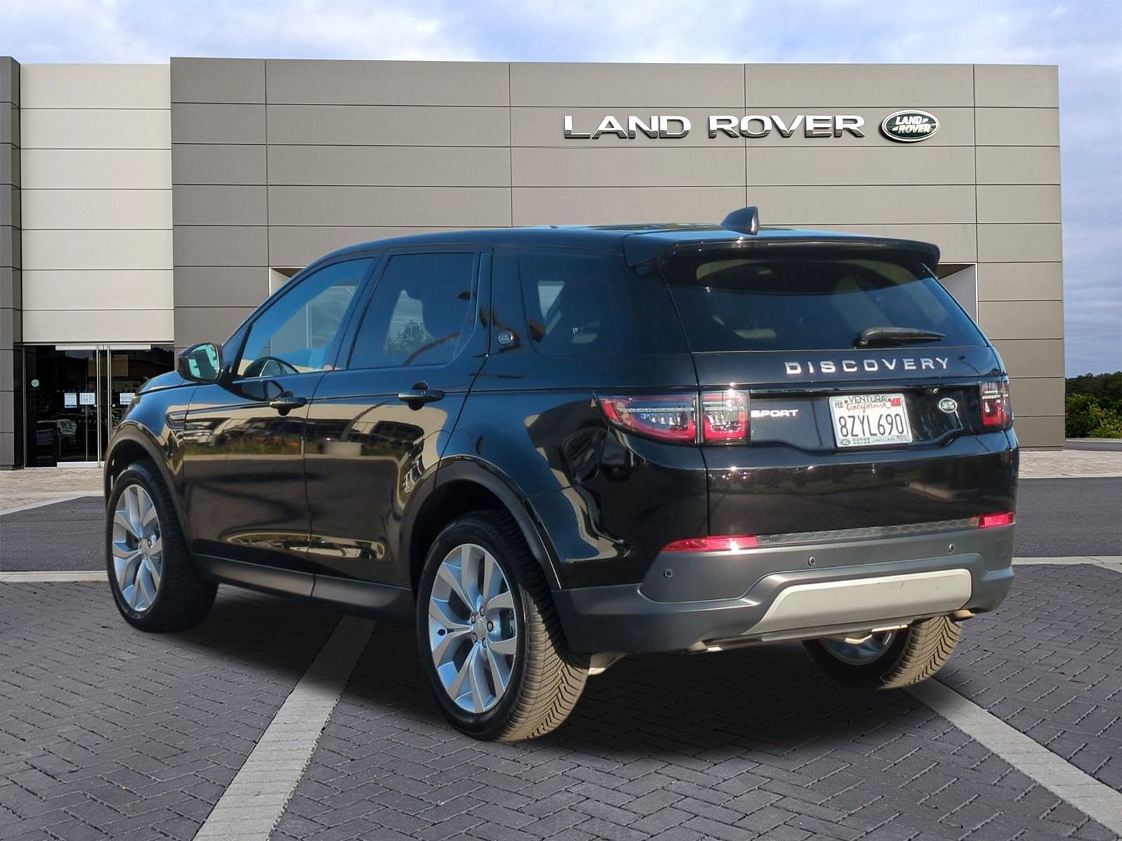 Used 2022 Land Rover Discovery Sport SE image 7
