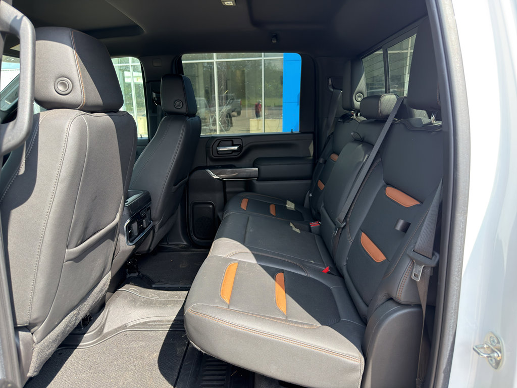 Used 2023 GMC Sierra 2500 AT4 w/ AT4 Preferred Package AWD/4WD image 4