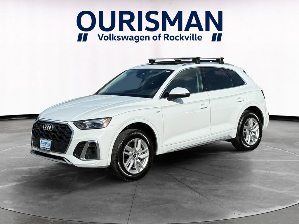 Used 2023 Audi Q5 2.0T Premium w/ Convenience Package AWD/4WD image 2