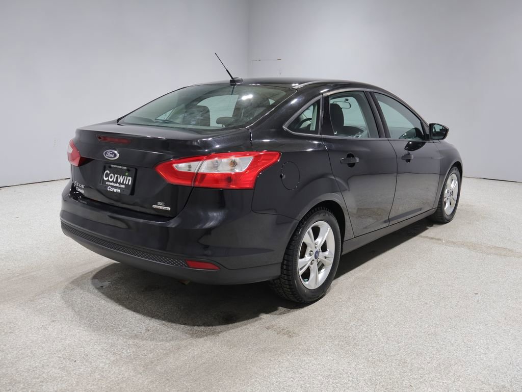 Used 2014 Ford Focus SE w/ SE Winter Package FWD image 2