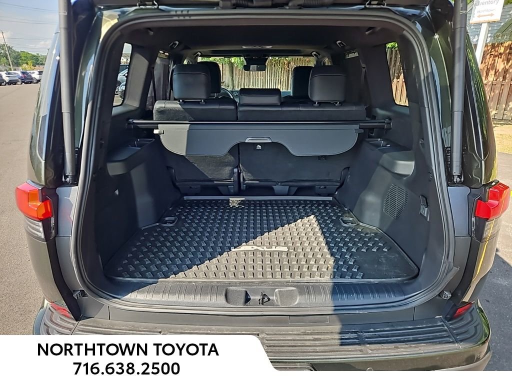 Used 2024 Lexus GX 550 image 13