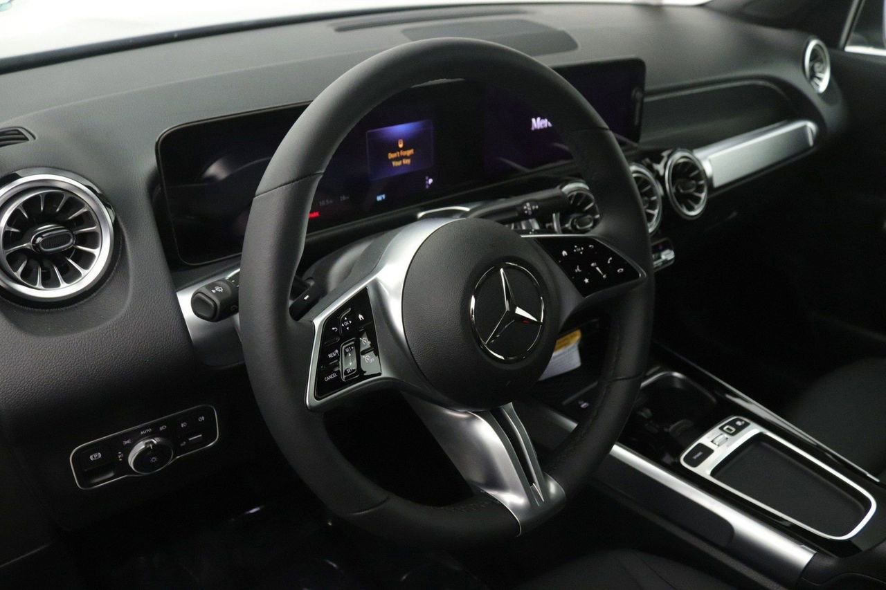 New 2026 Mercedes-Benz GLB 250 image 5