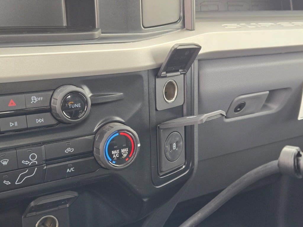 New 2025 Ford F350 XL w/ XL Chrome Package image 19