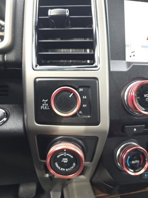 Used 2018 Ford F150 Lariat w/ Equipment Group 502A Luxury image 14