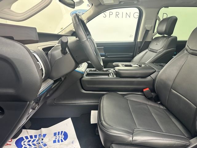 Certified 2025 Ford Expedition Platinum image 29