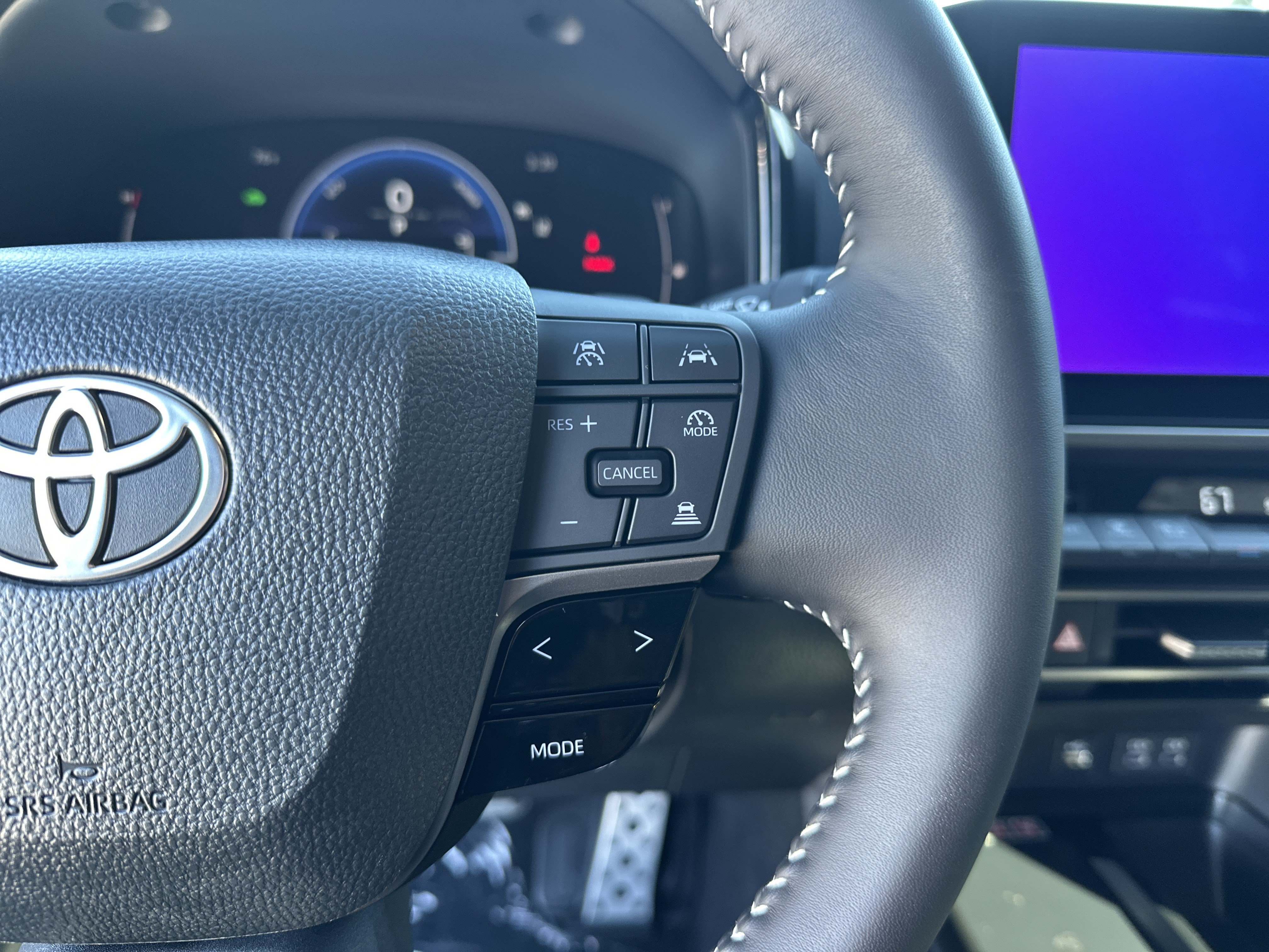 Used 2026 Toyota Camry Hybrid w/ Multimedia Upgrade Package FWD image 20