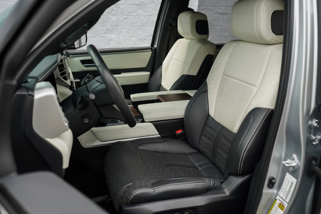 Used 2024 Toyota Sequoia Capstone image 22