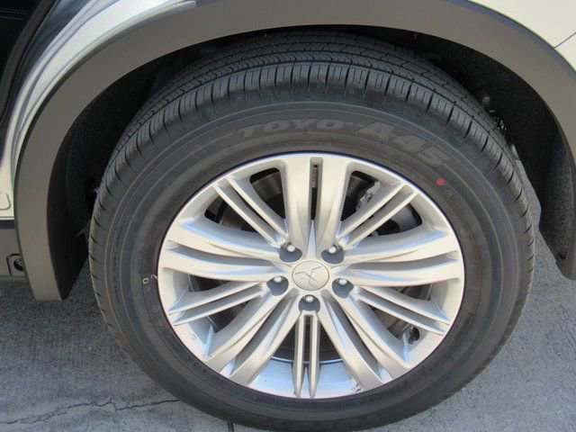 New 2025 Mitsubishi Outlander ES image 8