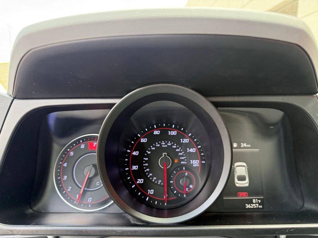 Used 2023 Hyundai Elantra SEL w/ Preferred Accessory Package FWD image 14