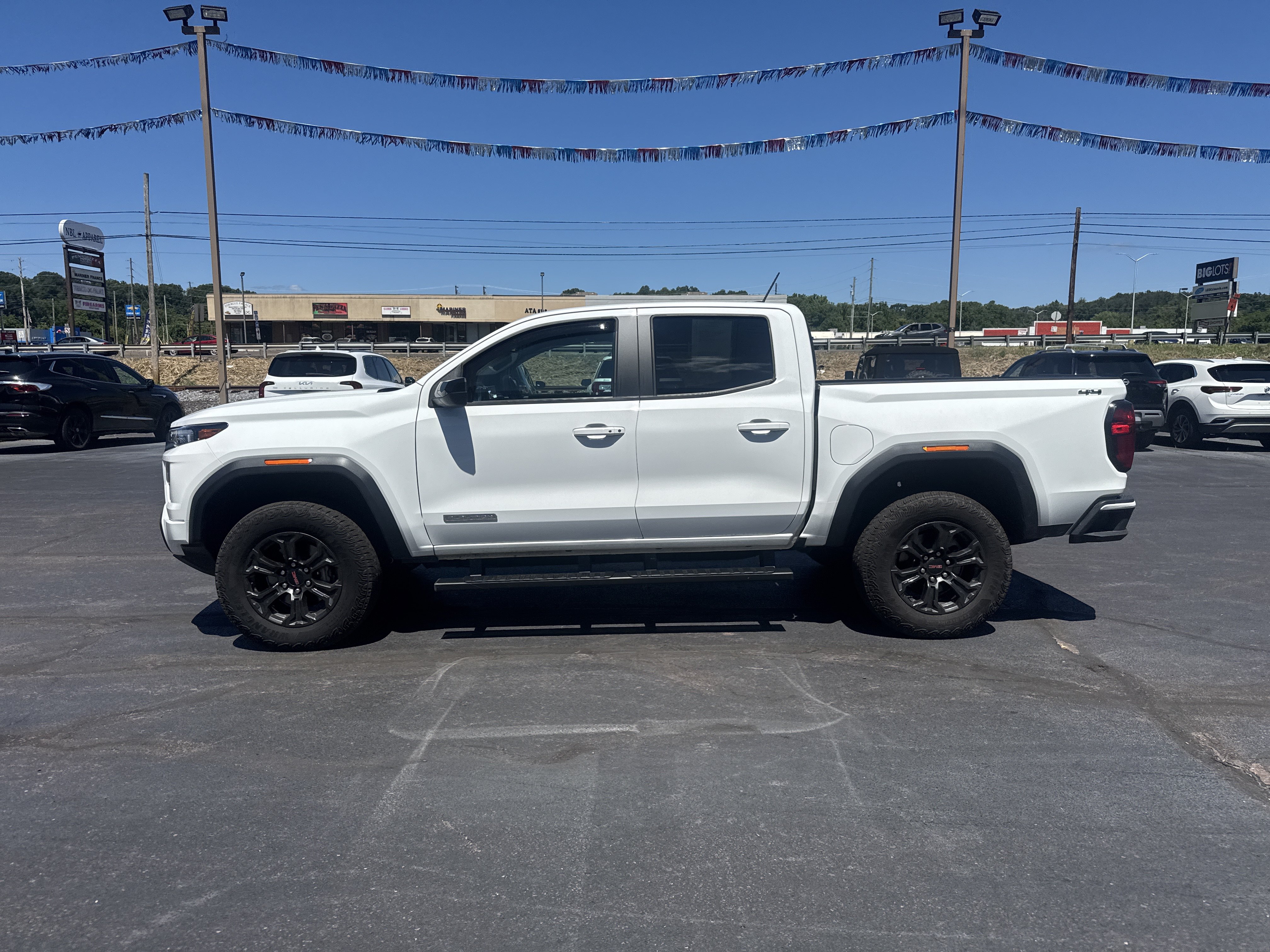 Used 2024 GMC Canyon Elevation w/ Convenience Package AWD/4WD image 9