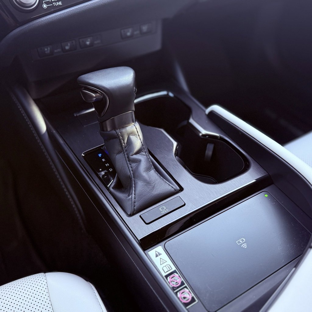 Used 2024 Lexus ES 350 w/ Premium Package image 16