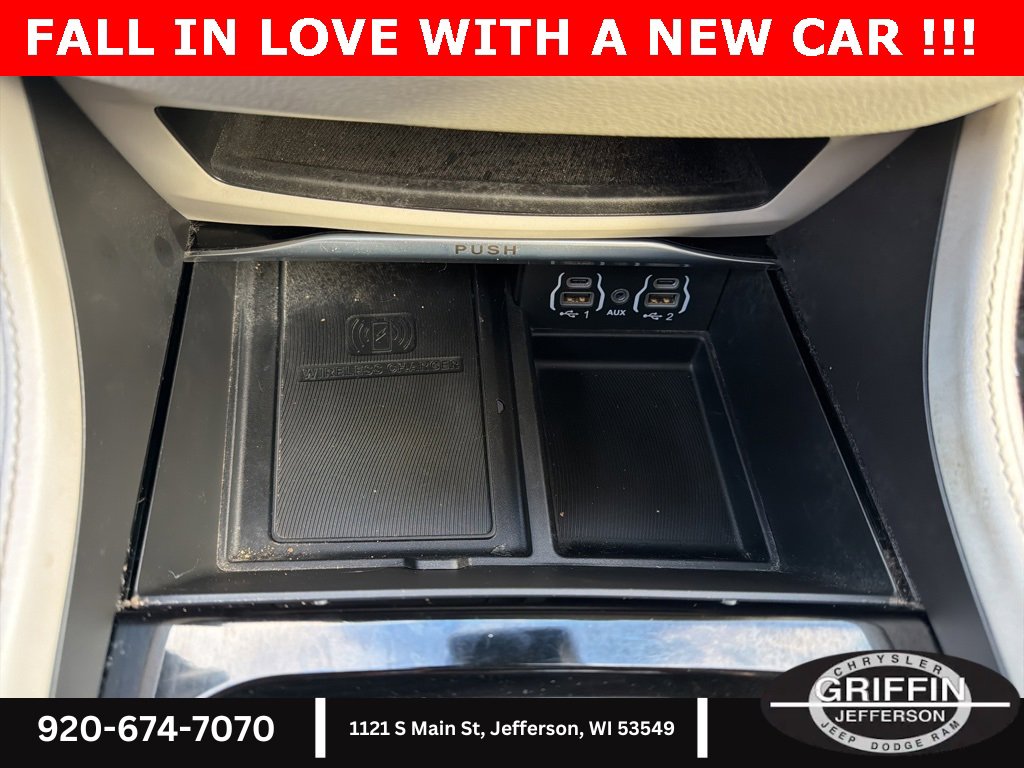 Used 2022 Chrysler Pacifica Limited image 23