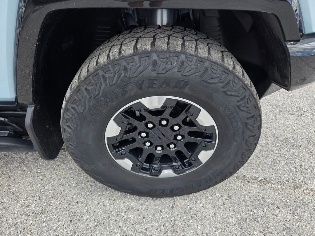 Certified 2024 GMC Hummer EV 2X w/ Extreme Off-Road Package AWD/4WD image 18
