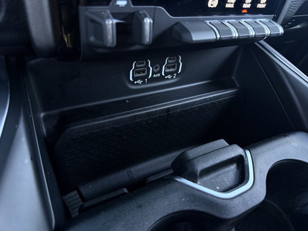 Used 2024 RAM 3500 Laramie w/ Night Edition image 19