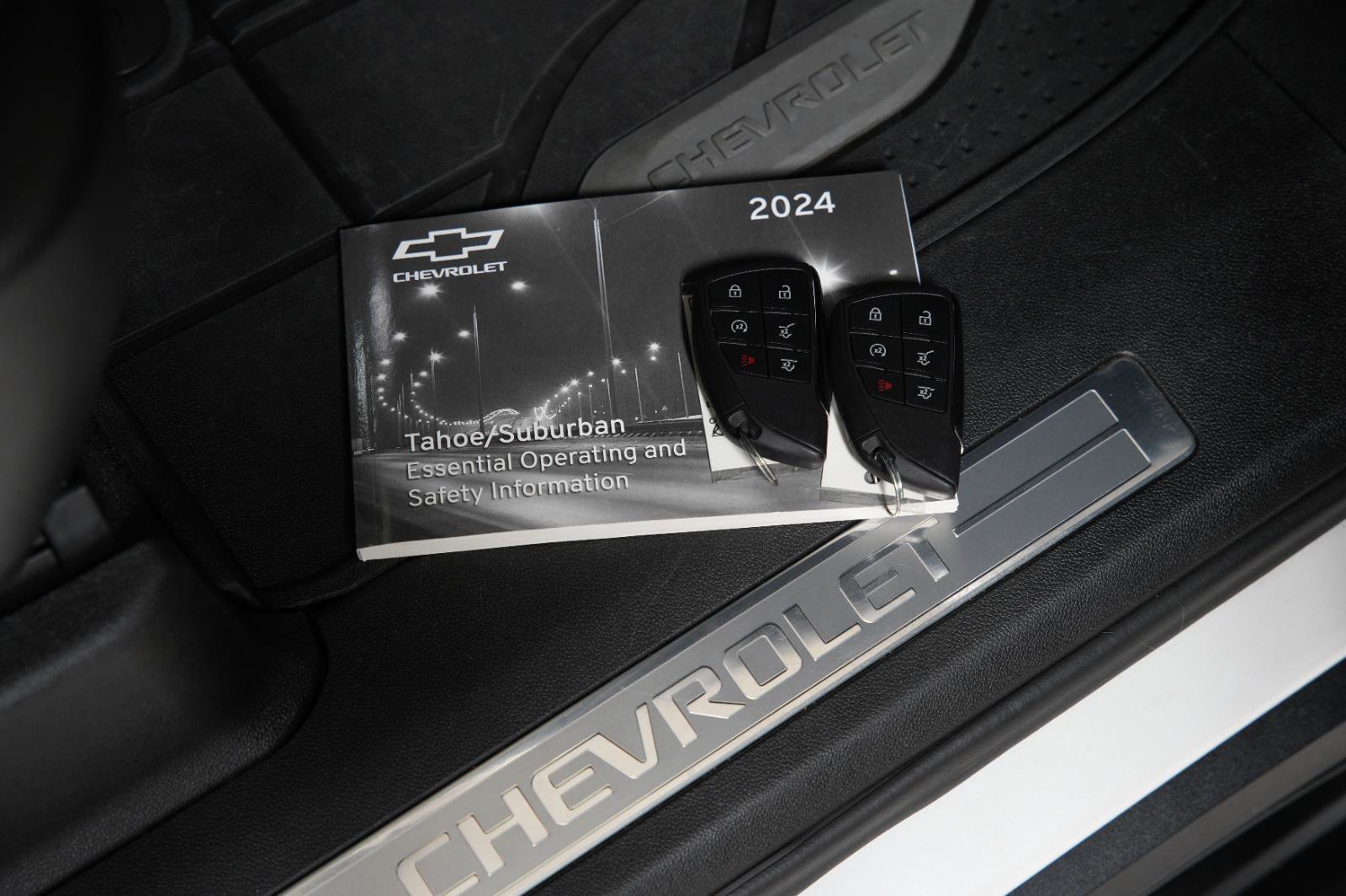 Used 2024 Chevrolet Suburban Premier w/ Premium Package image 43