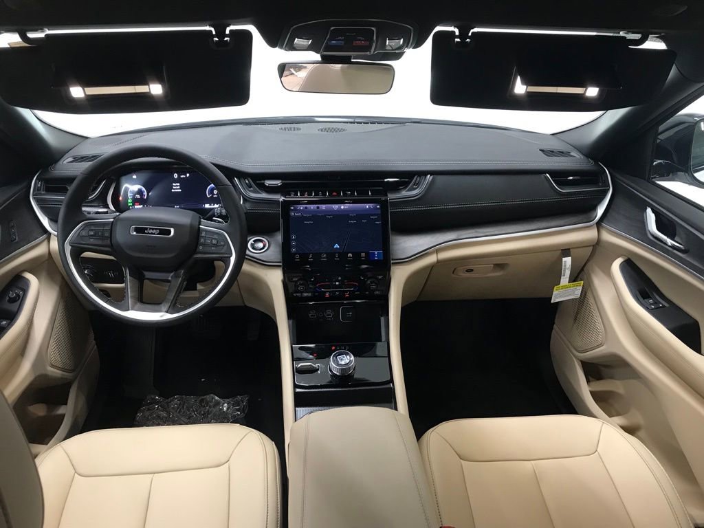 New 2025 Jeep Grand Cherokee L Limited image 33