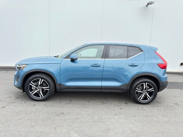 Used 2024 Volvo XC40 B5 Core AWD/4WD image 10