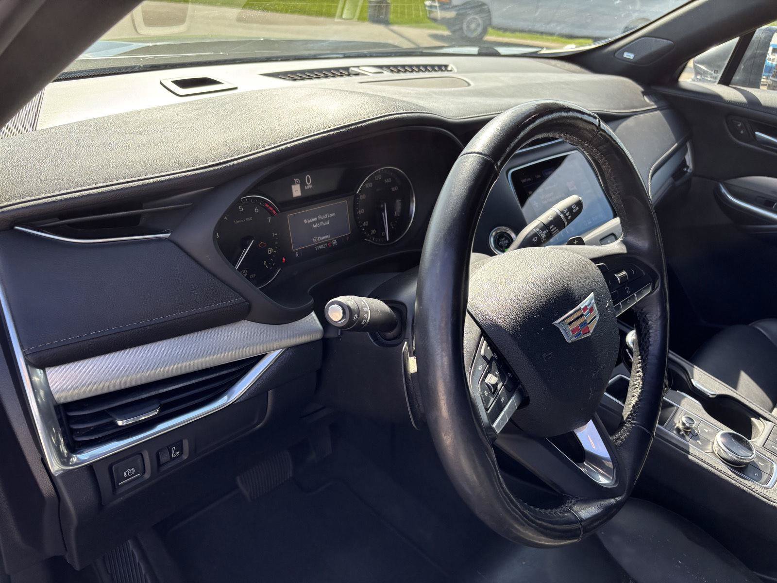 Used 2020 Cadillac XT4 Premium Luxury AWD/4WD image 14