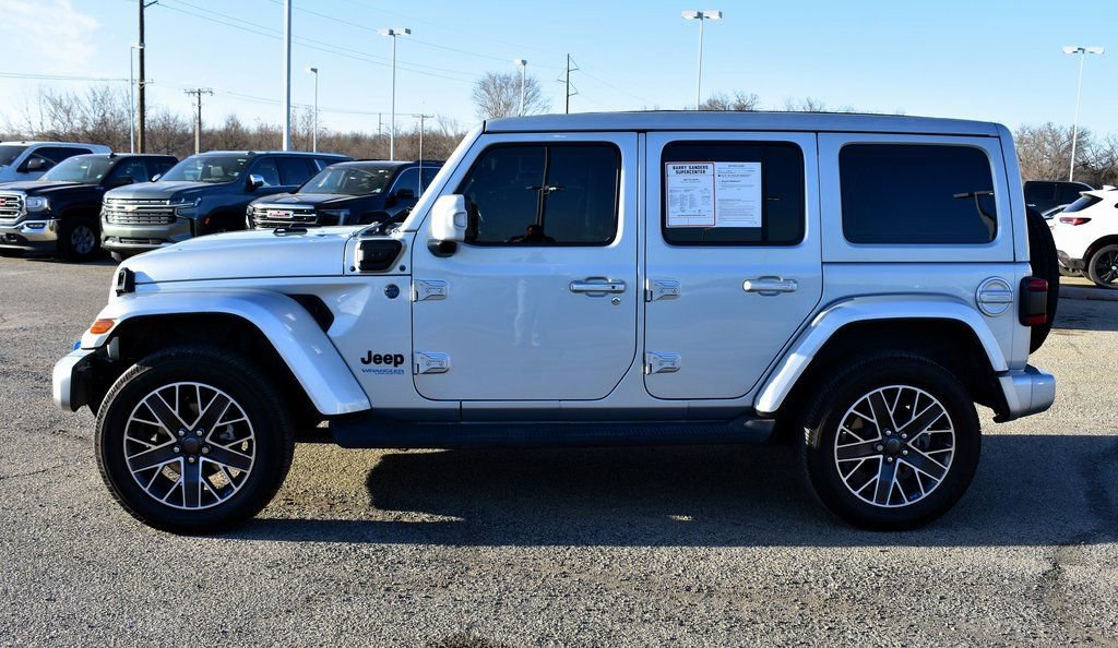 Used 2022 Jeep Wrangler Unlimited Sahara image 5