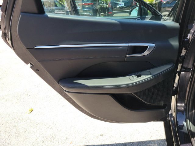 Certified 2023 Hyundai Sonata Limited w/ Cargo Package FWD image 9